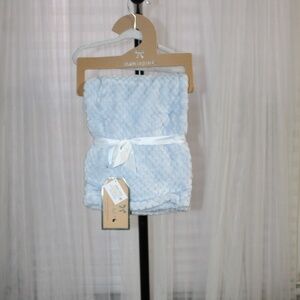 Mon Lapin Luxury Velvet Baby Blanket. Sz/ 30"x40".  Blue